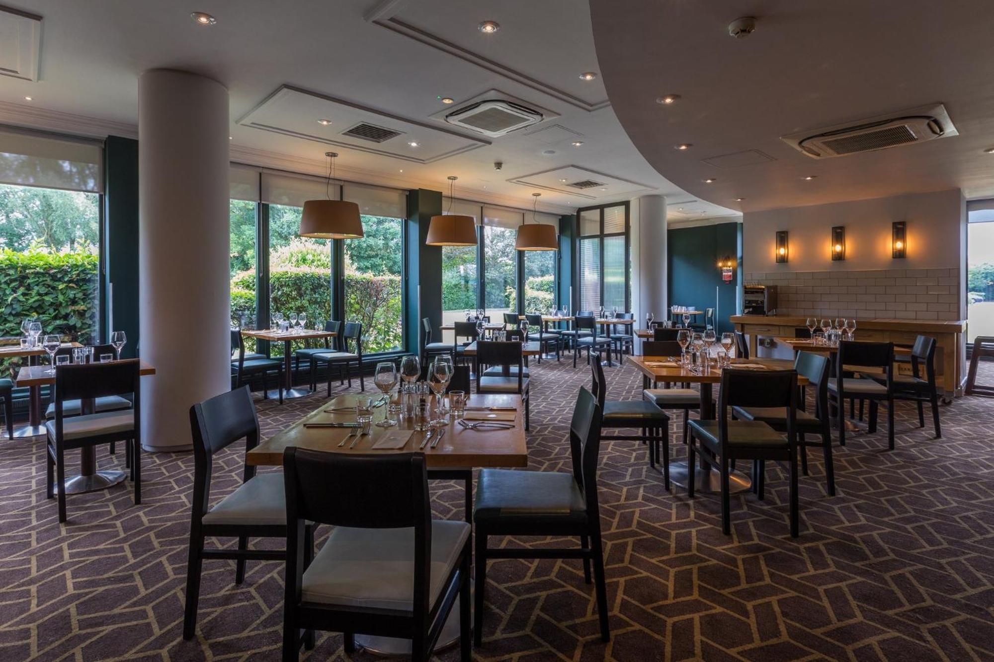 Cambridge By Ihg Hotel 4*