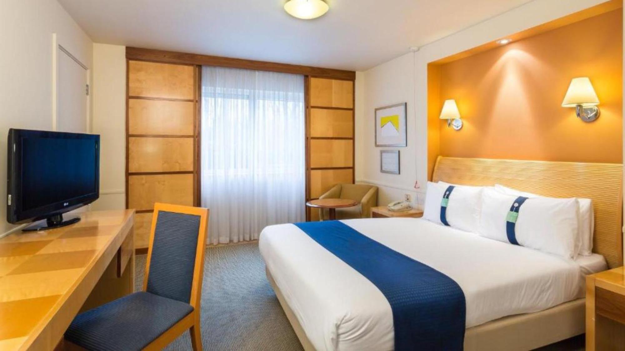 Hotel Cambridge By Ihg 4*